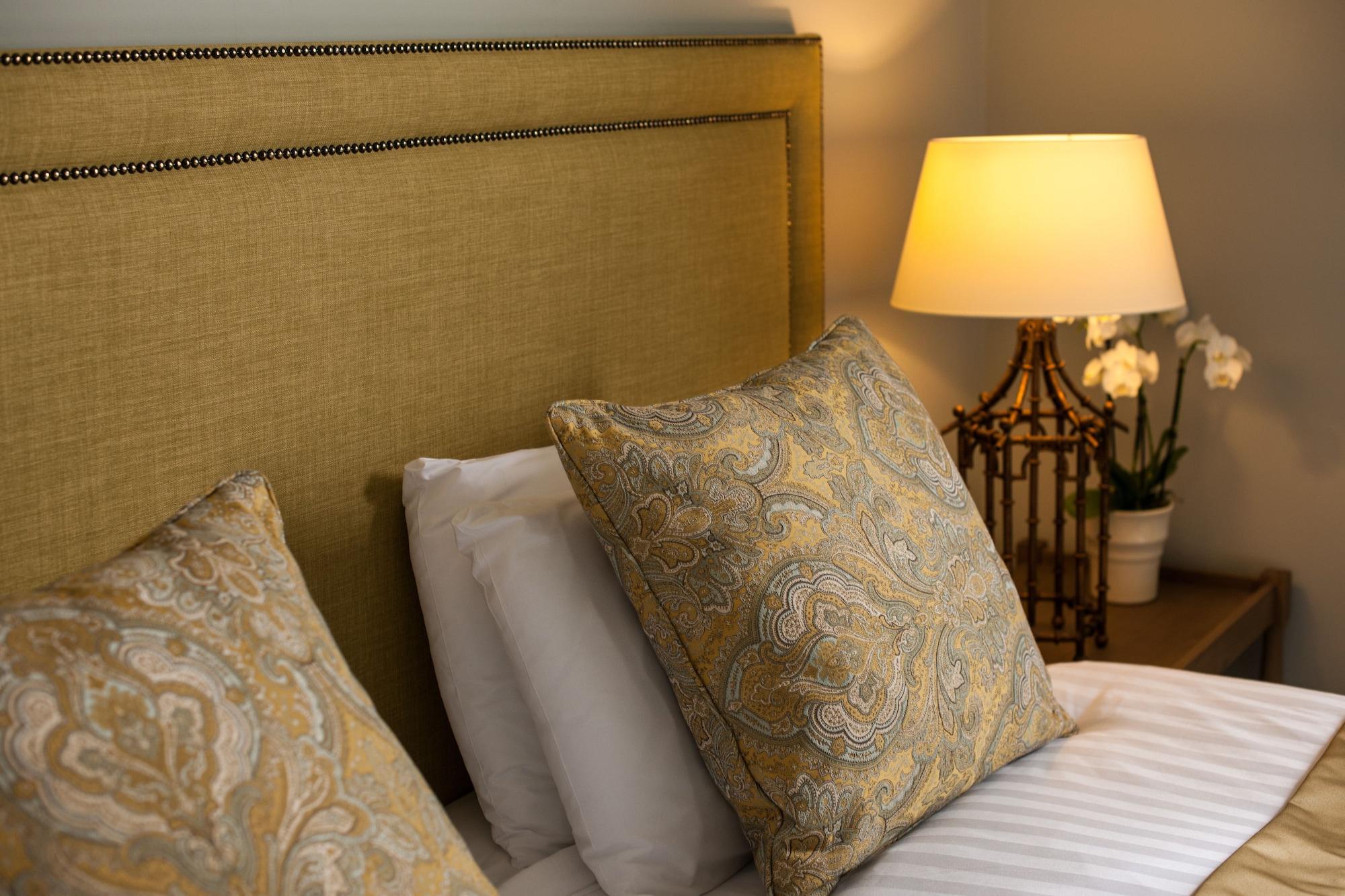 Balmoral Arms Hotel Балатър Екстериор снимка