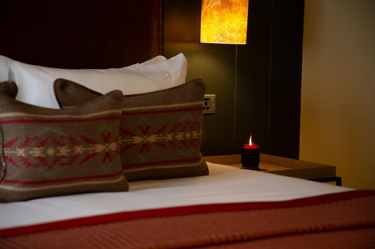 Balmoral Arms Hotel Балатър Екстериор снимка