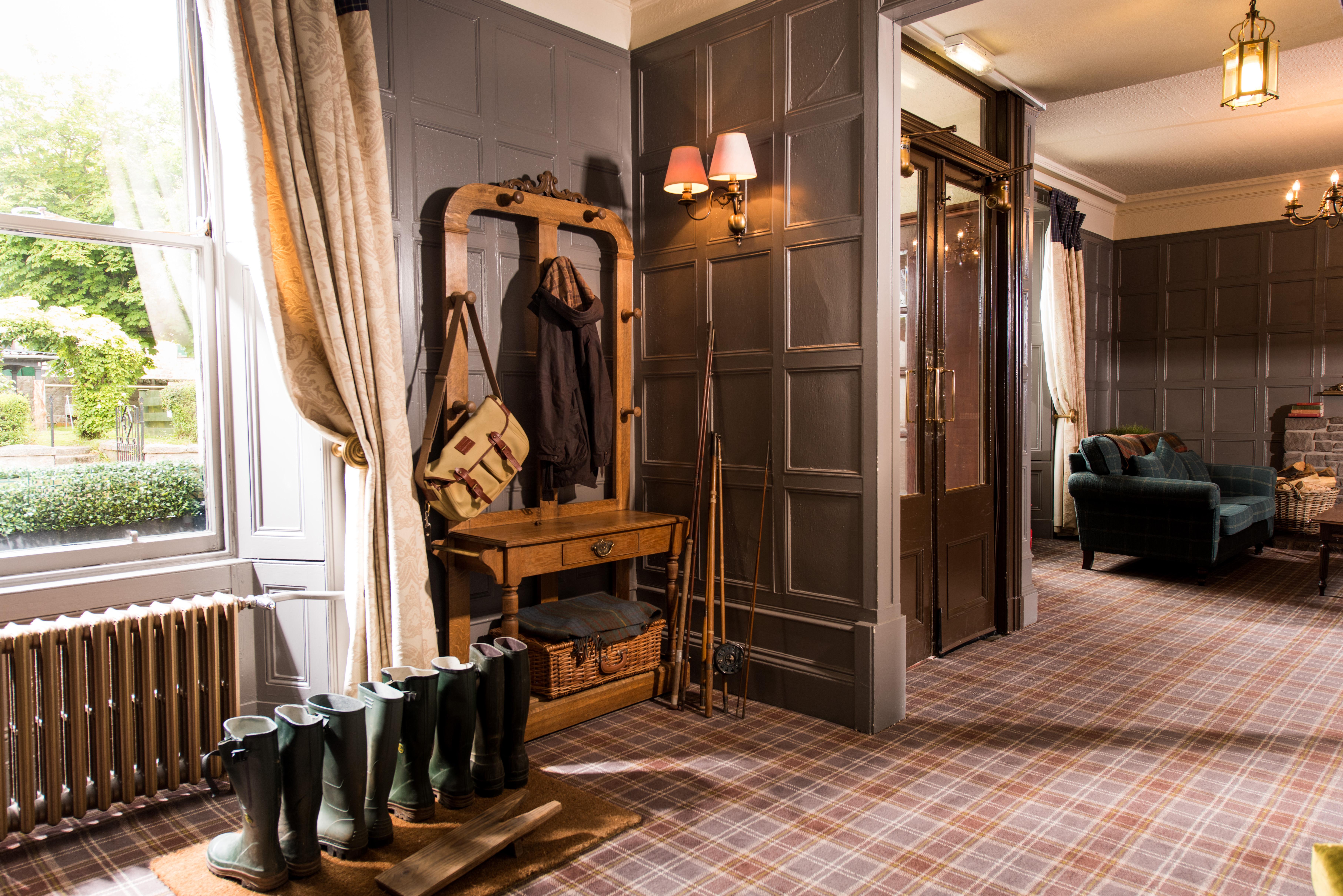 Balmoral Arms Hotel Балатър Екстериор снимка