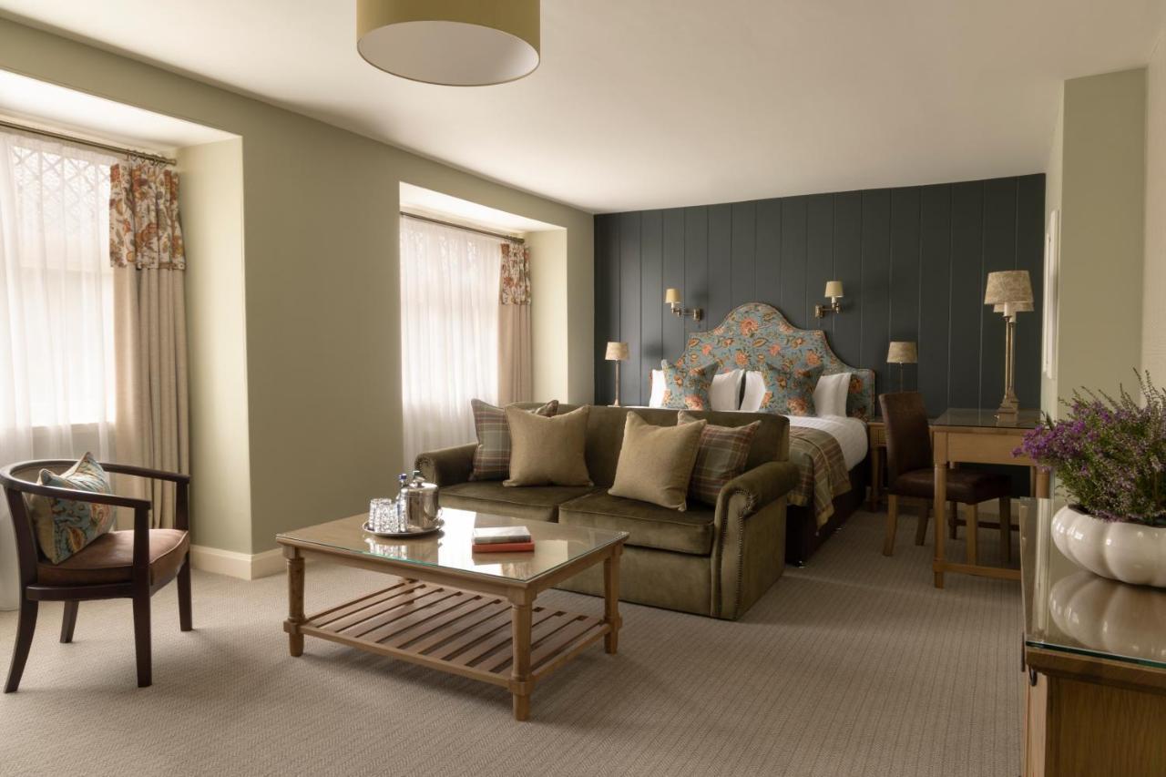 Balmoral Arms Hotel Балатър Екстериор снимка