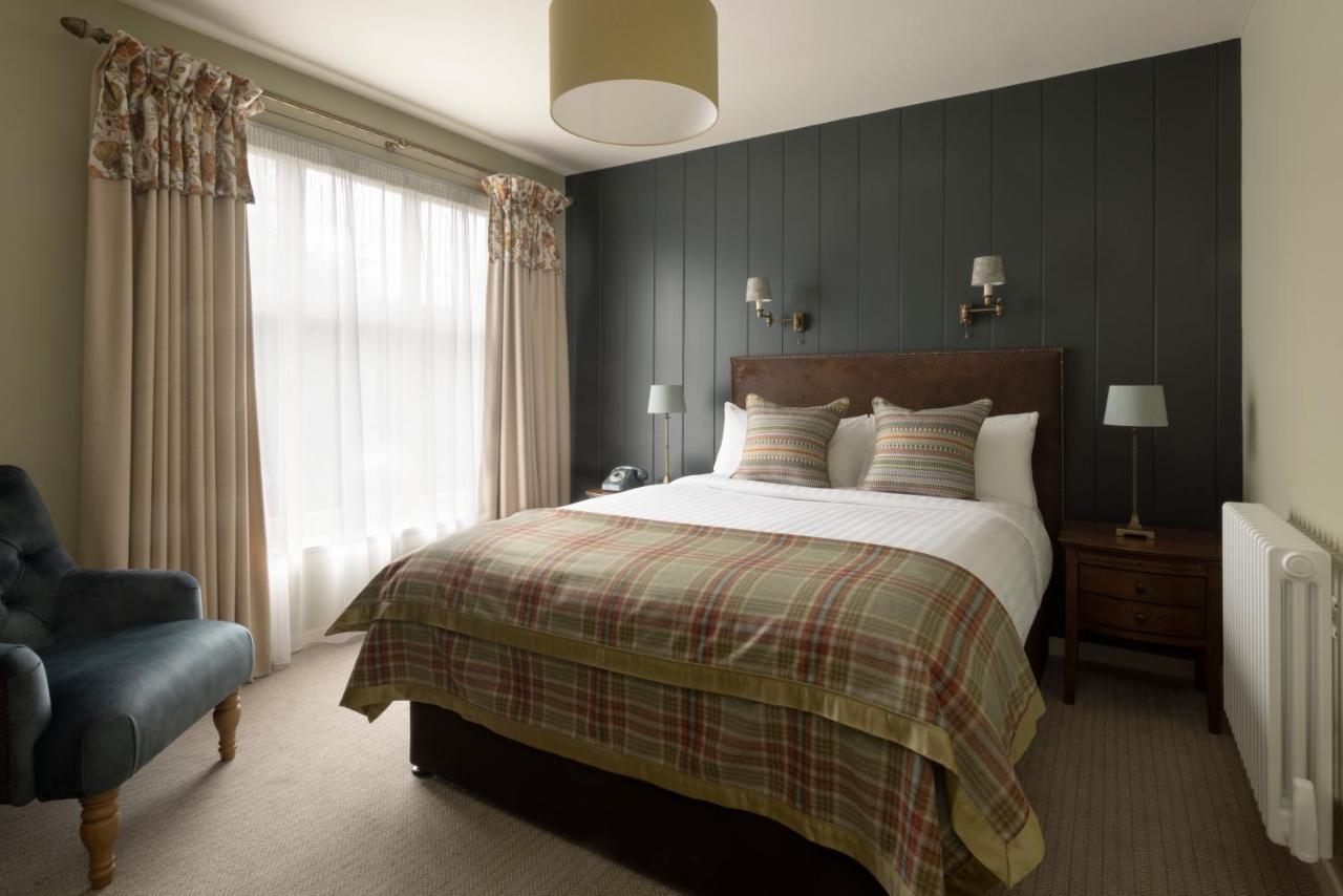Balmoral Arms Hotel Балатър Екстериор снимка