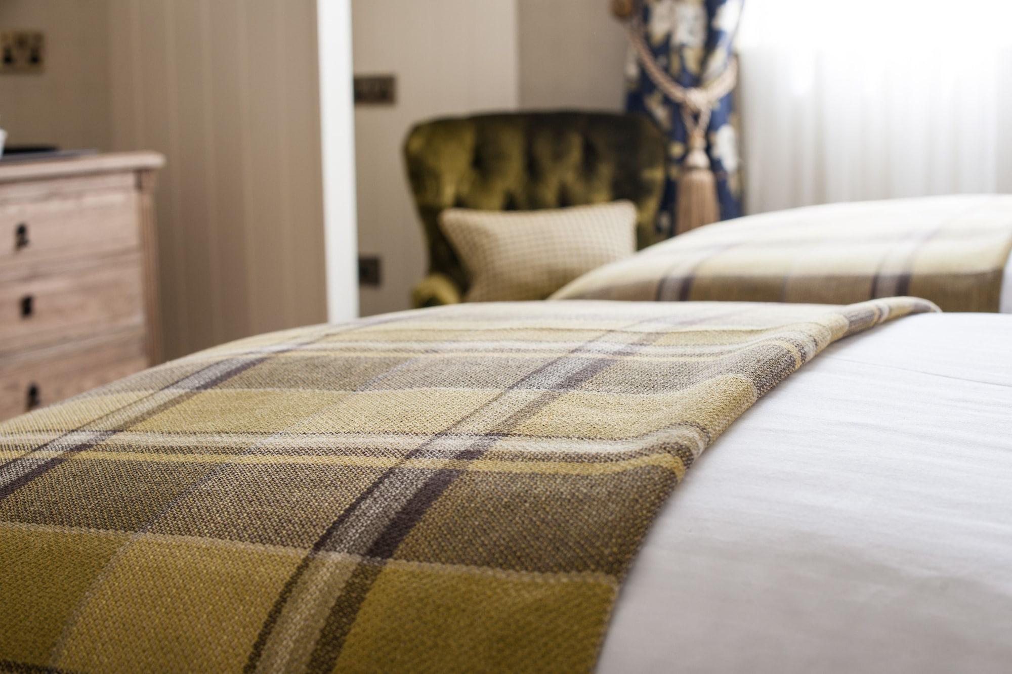Balmoral Arms Hotel Балатър Екстериор снимка