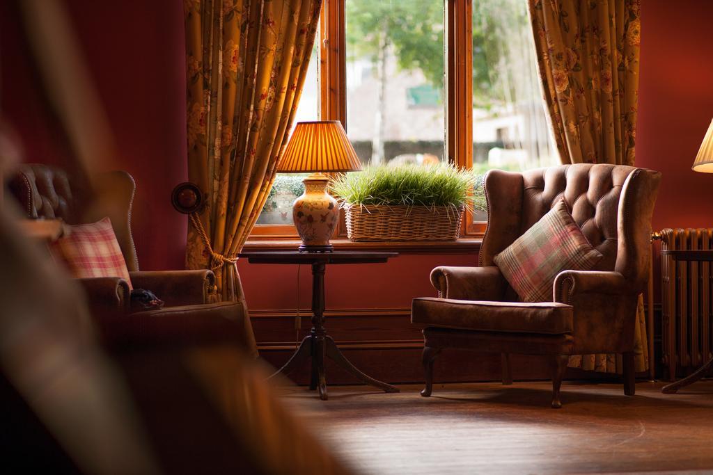 Balmoral Arms Hotel Балатър Екстериор снимка